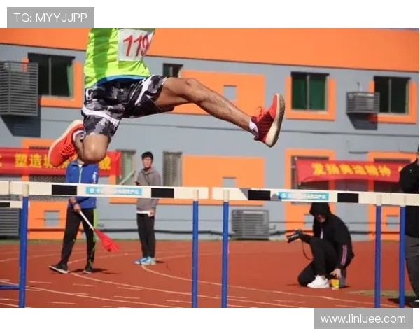 汉阳区足球代表队奋勇拼搏勇夺荣誉再创辉煌新篇章 汉阳区足球代表队奋勇拼搏勇夺荣誉再创辉煌新篇章