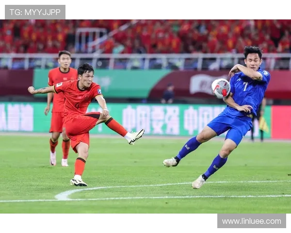 国足客场逆转强敌全队展现顽强斗志为世界杯征程注入强心动力