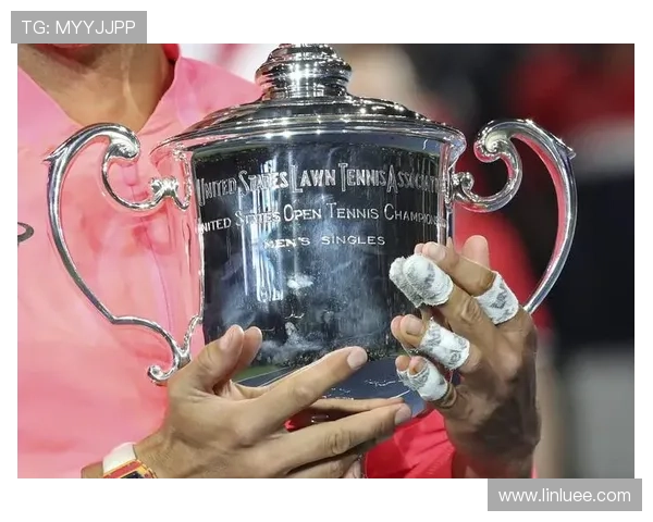 网球大满贯赛季收官赛事精彩纷呈 世界顶尖选手争夺年度荣耀