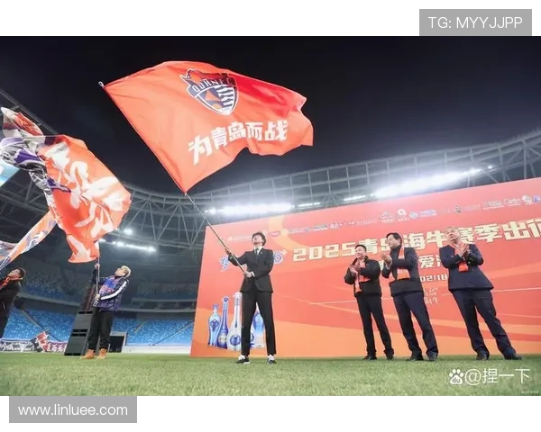 世界杯前瞻:四大强队争锋激战 各国球迷热情高涨期待赛事开幕 世界杯前瞻:四大强队争锋激战 各国球迷热情高涨期待赛事开幕