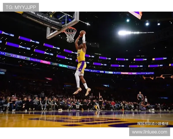 詹姆斯复出助湖人迎战勇士,浓眉伤情更新揭示季后赛走向