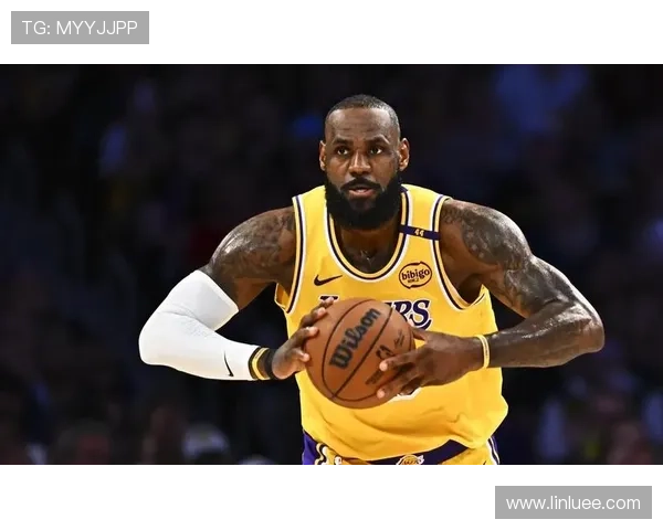 詹姆斯率湖人逆转取胜西部格局再起波澜引热议新赛季争冠悬念升级